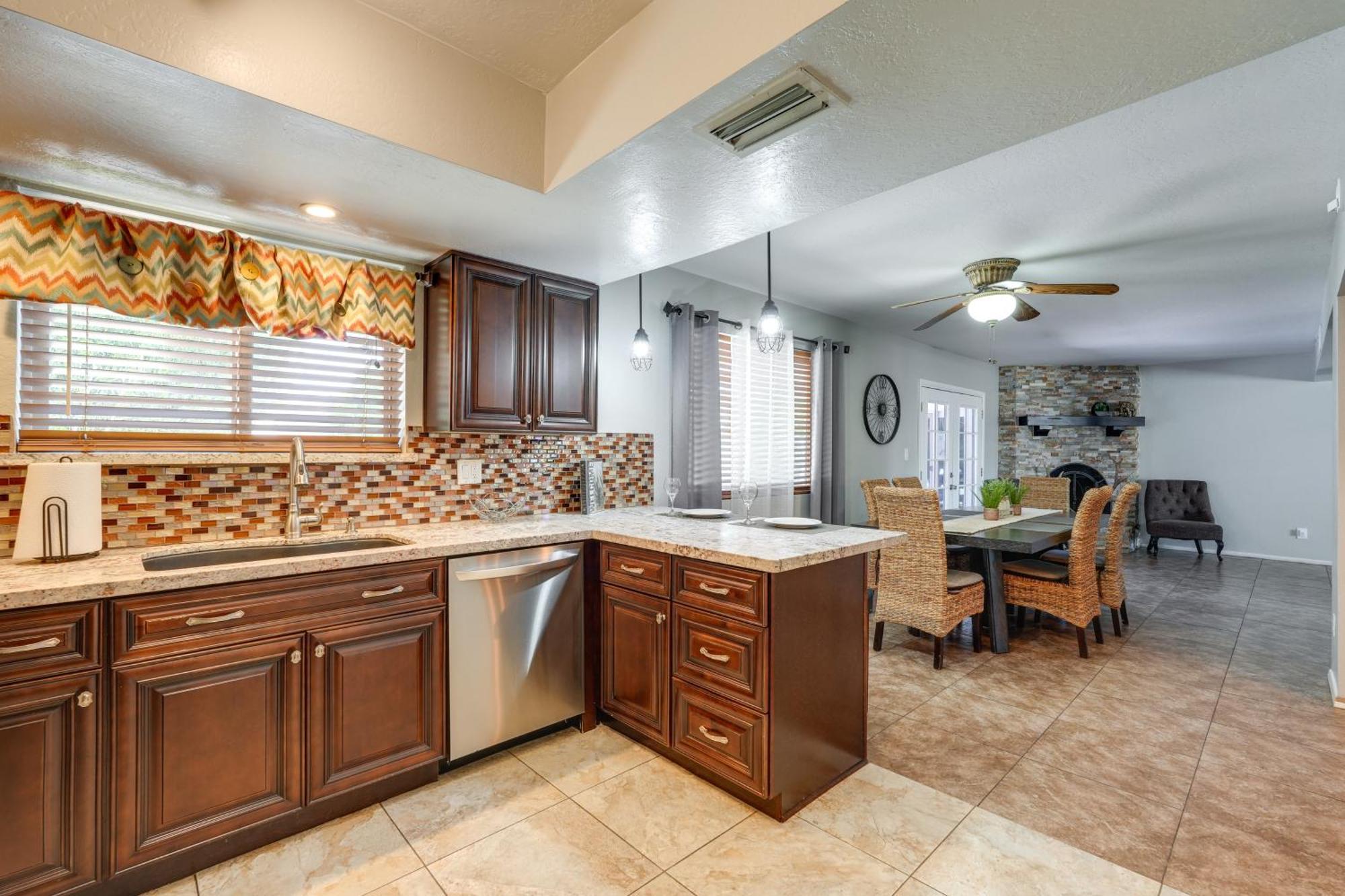 Phoenix Home With Pool About 10 Mi To Camelback Mtn المظهر الخارجي الصورة